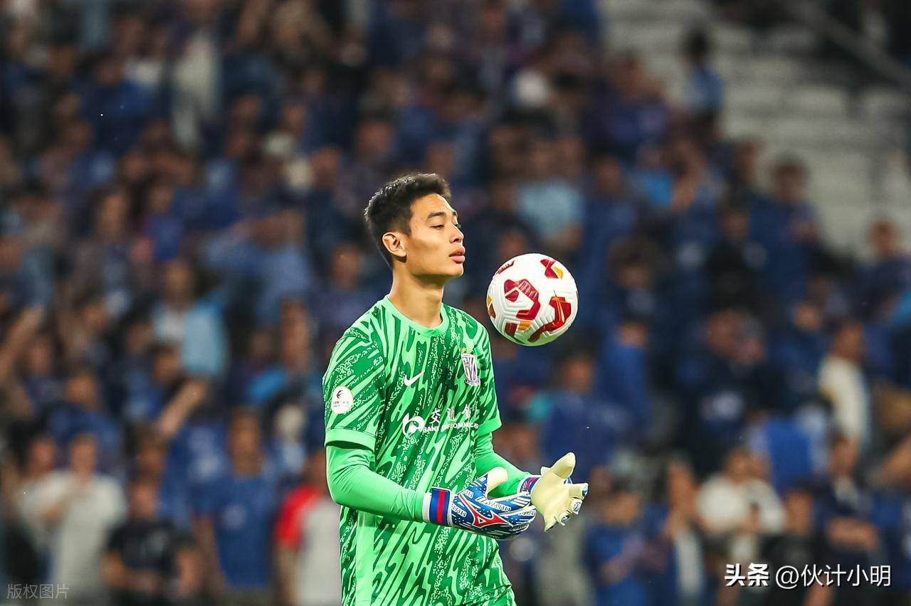 Faker迎来七赛季高光表现，曼联球迷沸腾！